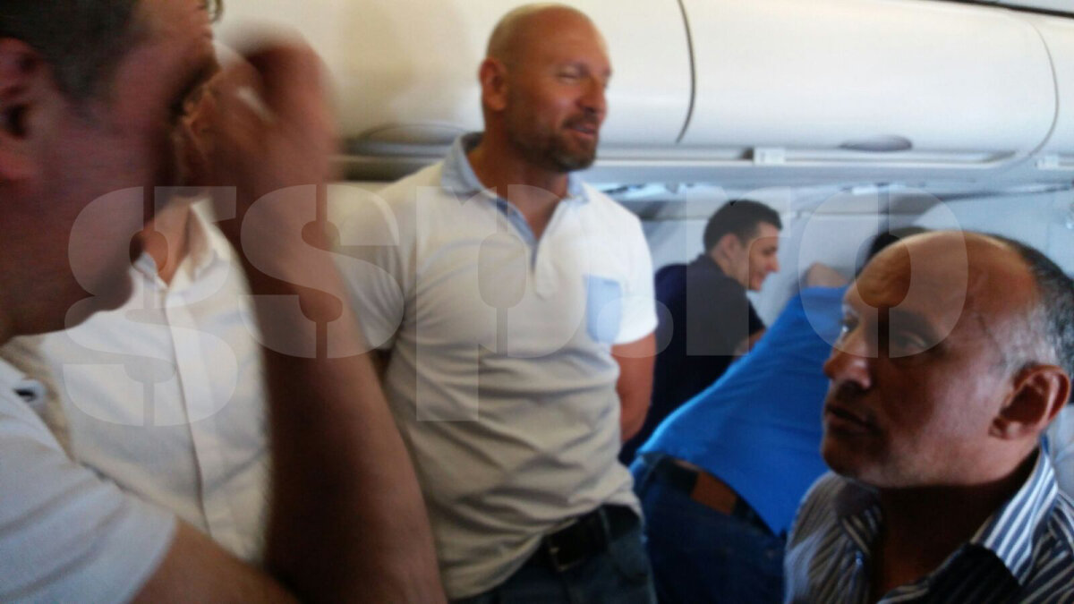 FOTO EXCLUSIV Imagini din avionul Generației de Aur spre finala Ligii