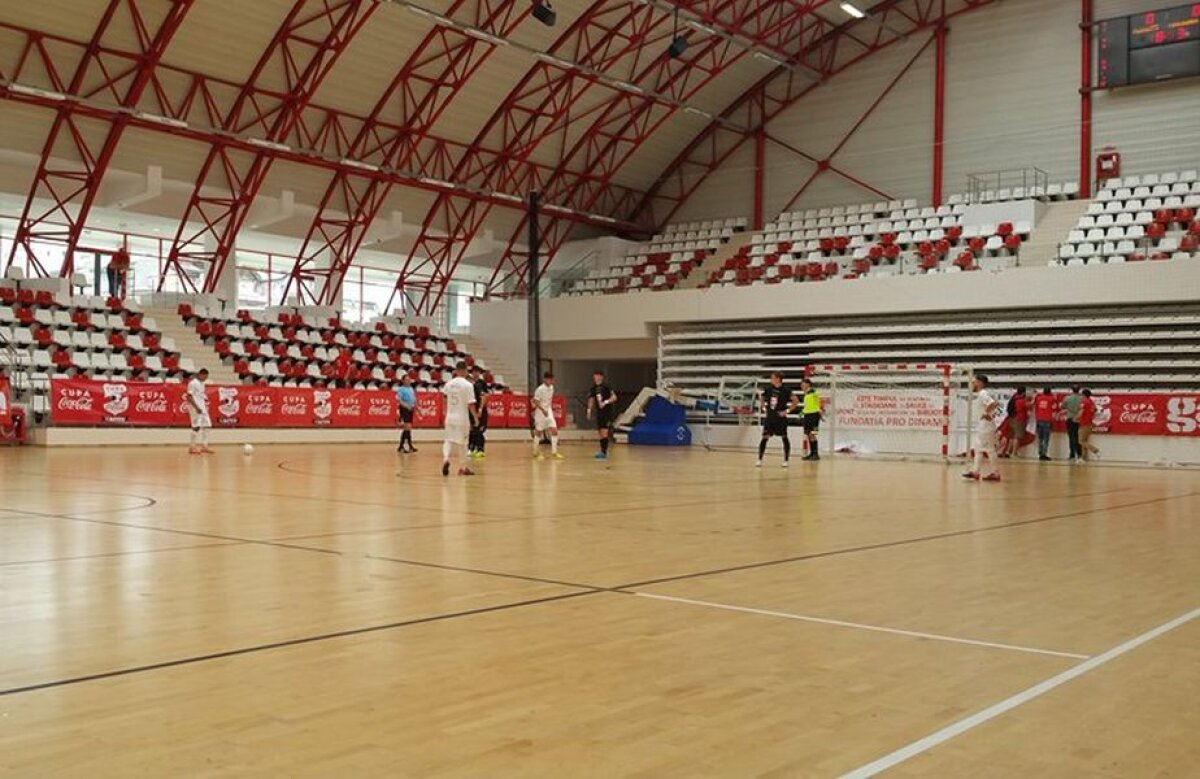 UPDATE FOTO+VIDEO Spectacol deplin în prima zi din Cupa Coca-Cola » Știm finala feminină + Programul de duminică