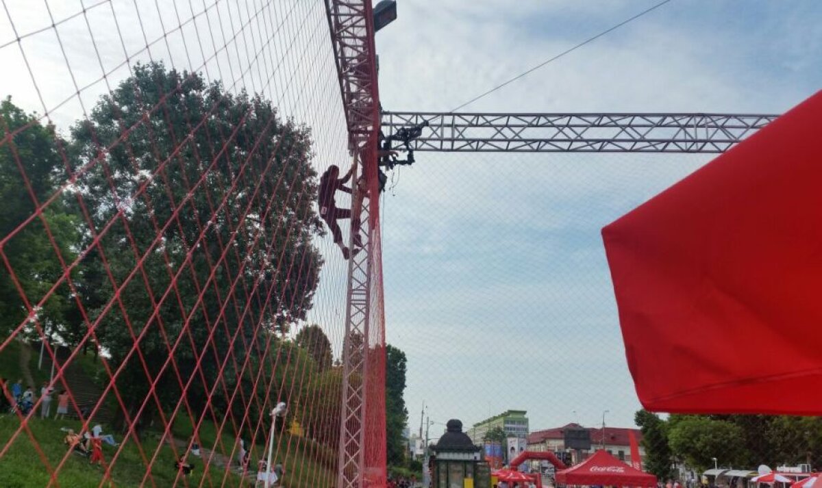 UPDATE FOTO+VIDEO Spectacol deplin în prima zi din Cupa Coca-Cola » Știm finala feminină + Programul de duminică