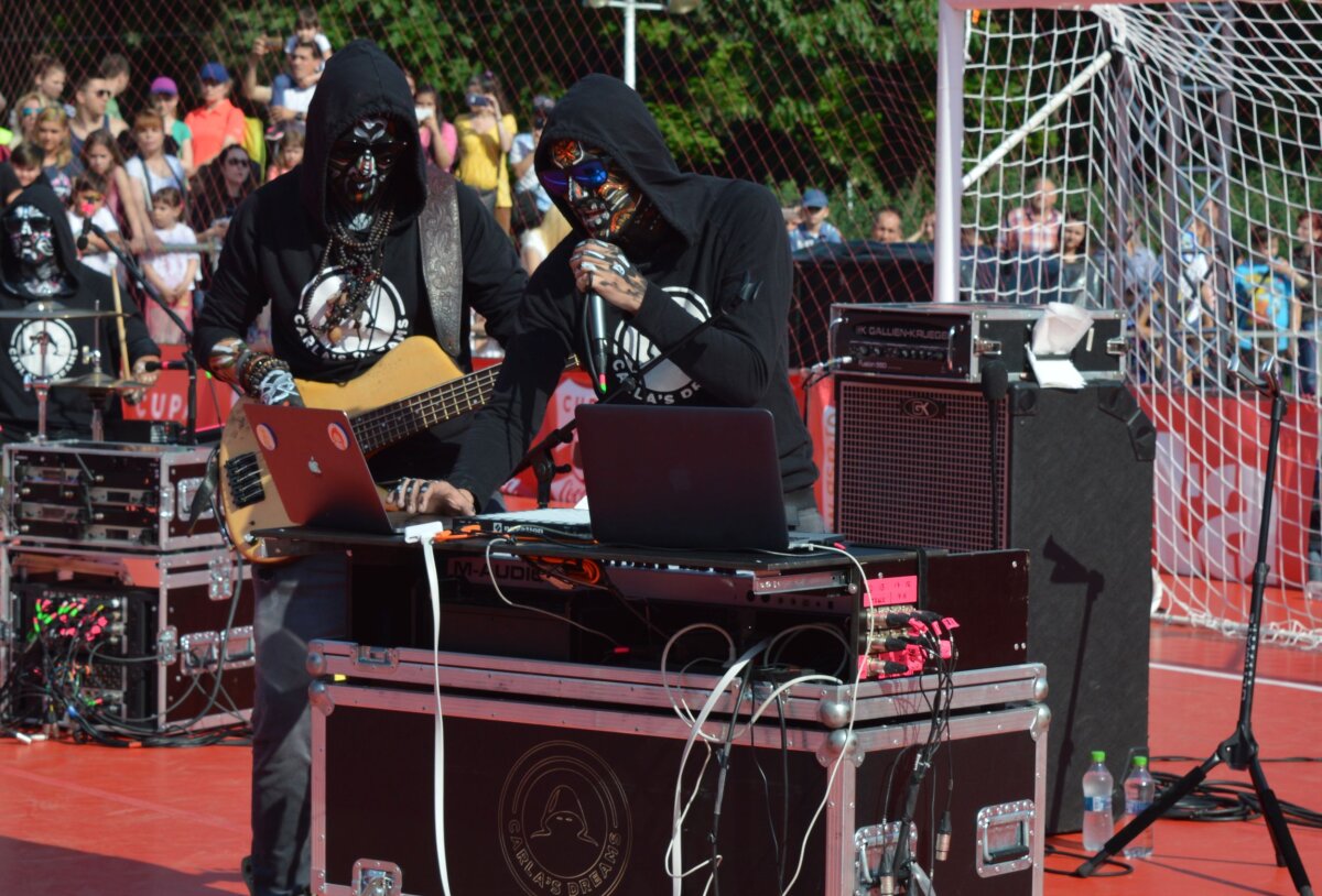 GALERIE FOTO Superconcert la Cupa Coca-Cola » Carla's Dreams a încins atmosfera în Parcul Tineretului