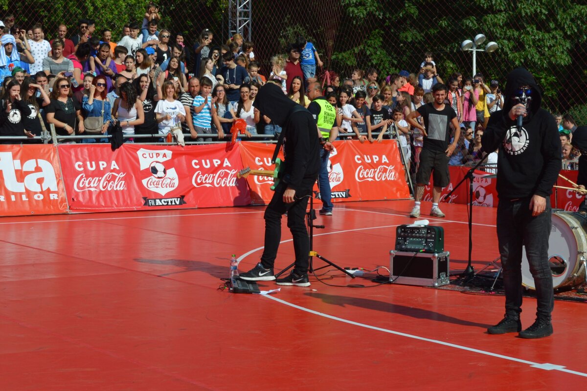 GALERIE FOTO Superconcert la Cupa Coca-Cola » Carla's Dreams a încins atmosfera în Parcul Tineretului