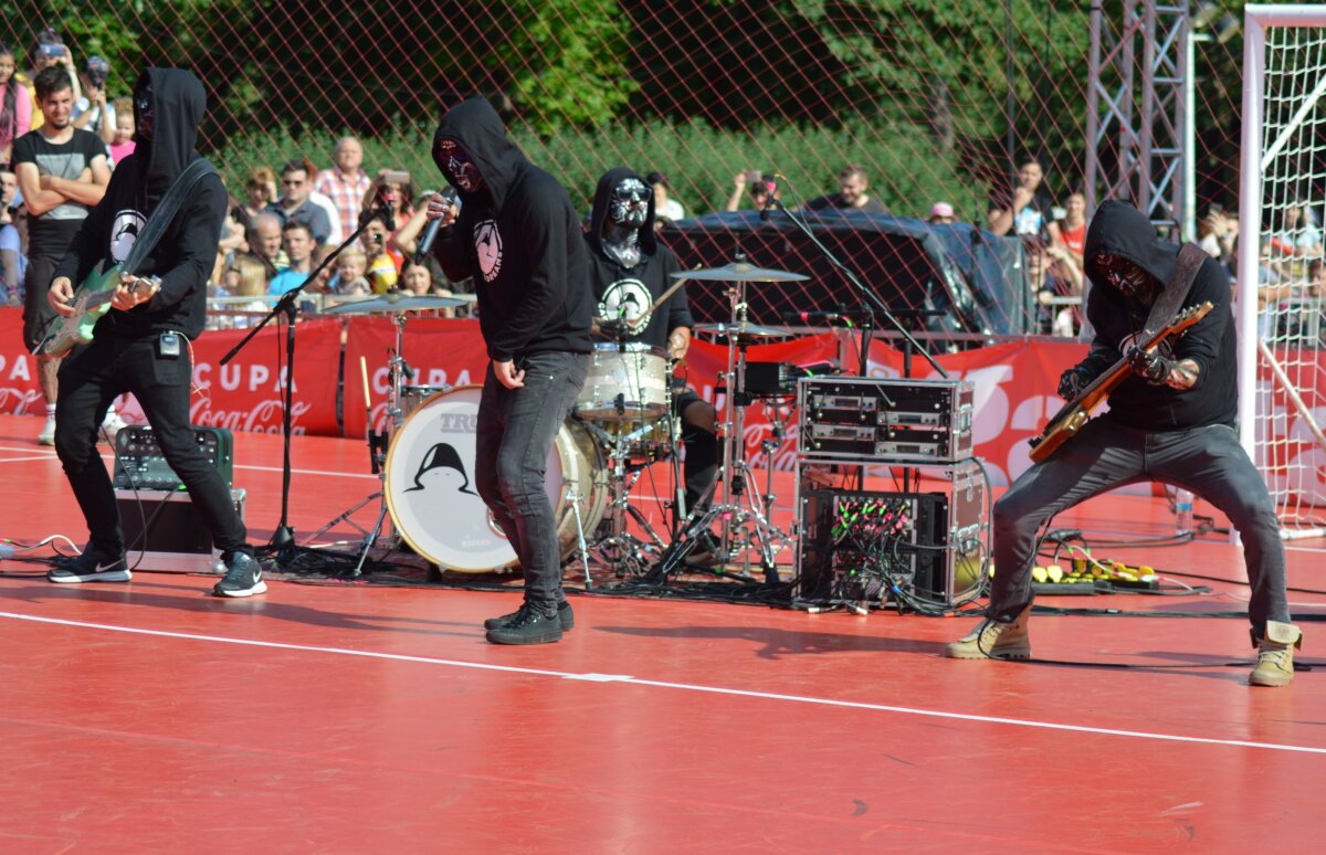 GALERIE FOTO Superconcert la Cupa Coca-Cola » Carla's Dreams a încins atmosfera în Parcul Tineretului