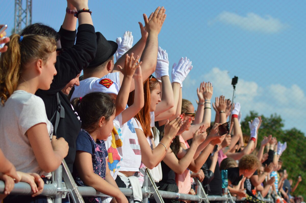 GALERIE FOTO Superconcert la Cupa Coca-Cola » Carla's Dreams a încins atmosfera în Parcul Tineretului