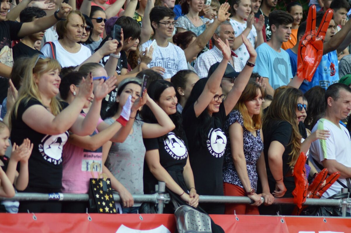 GALERIE FOTO Superconcert la Cupa Coca-Cola » Carla's Dreams a încins atmosfera în Parcul Tineretului