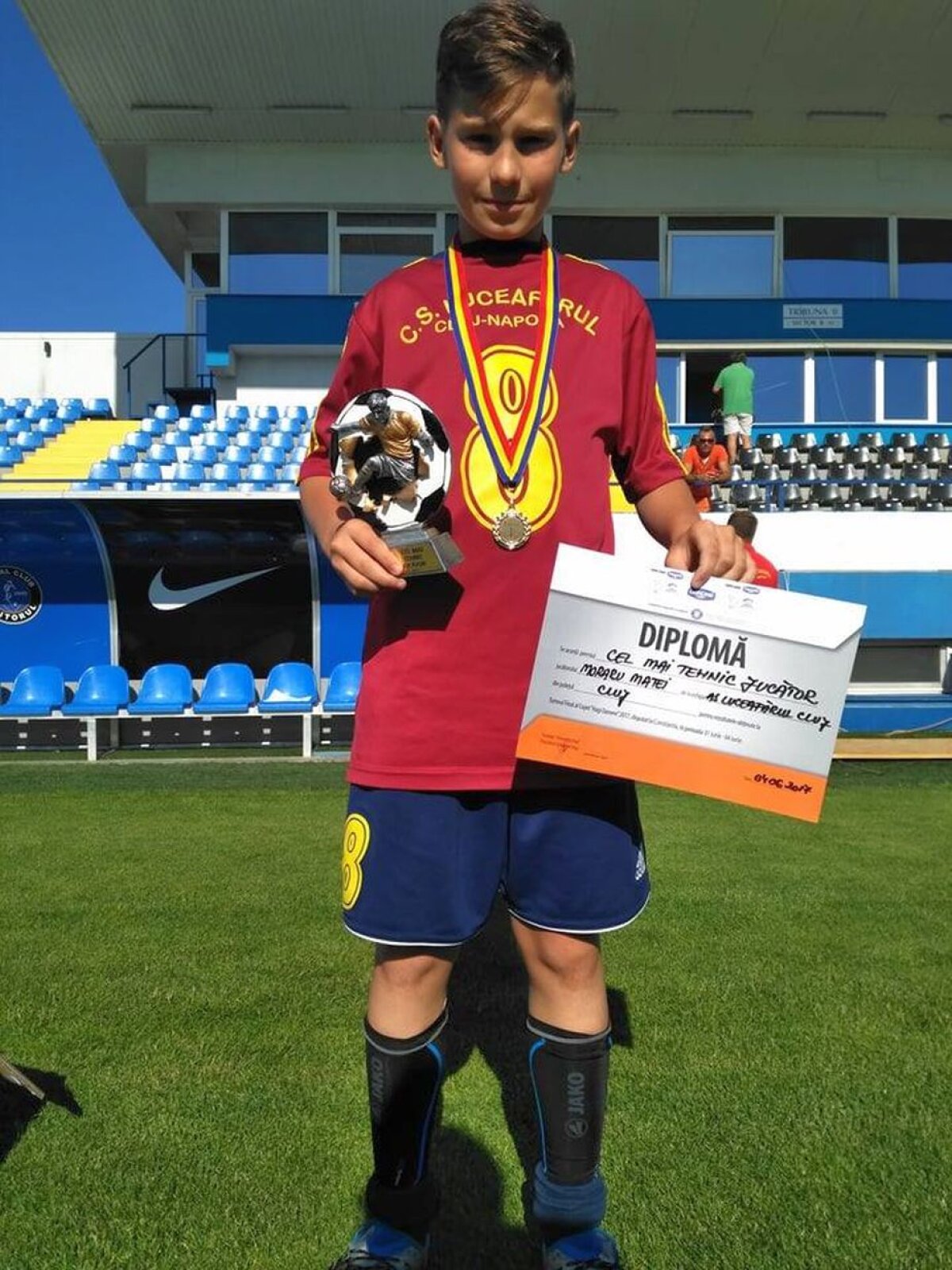 FOTO "Barça" de Cluj merge la New York » Luceafărul a câștigat Cupa Hagi-Danone și a fost premiată de fiul "Regelui"