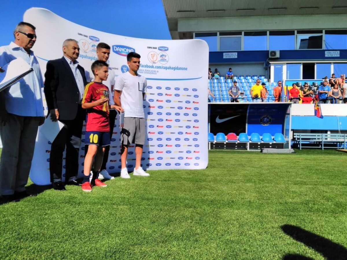 FOTO "Barça" de Cluj merge la New York » Luceafărul a câștigat Cupa Hagi-Danone și a fost premiată de fiul "Regelui"