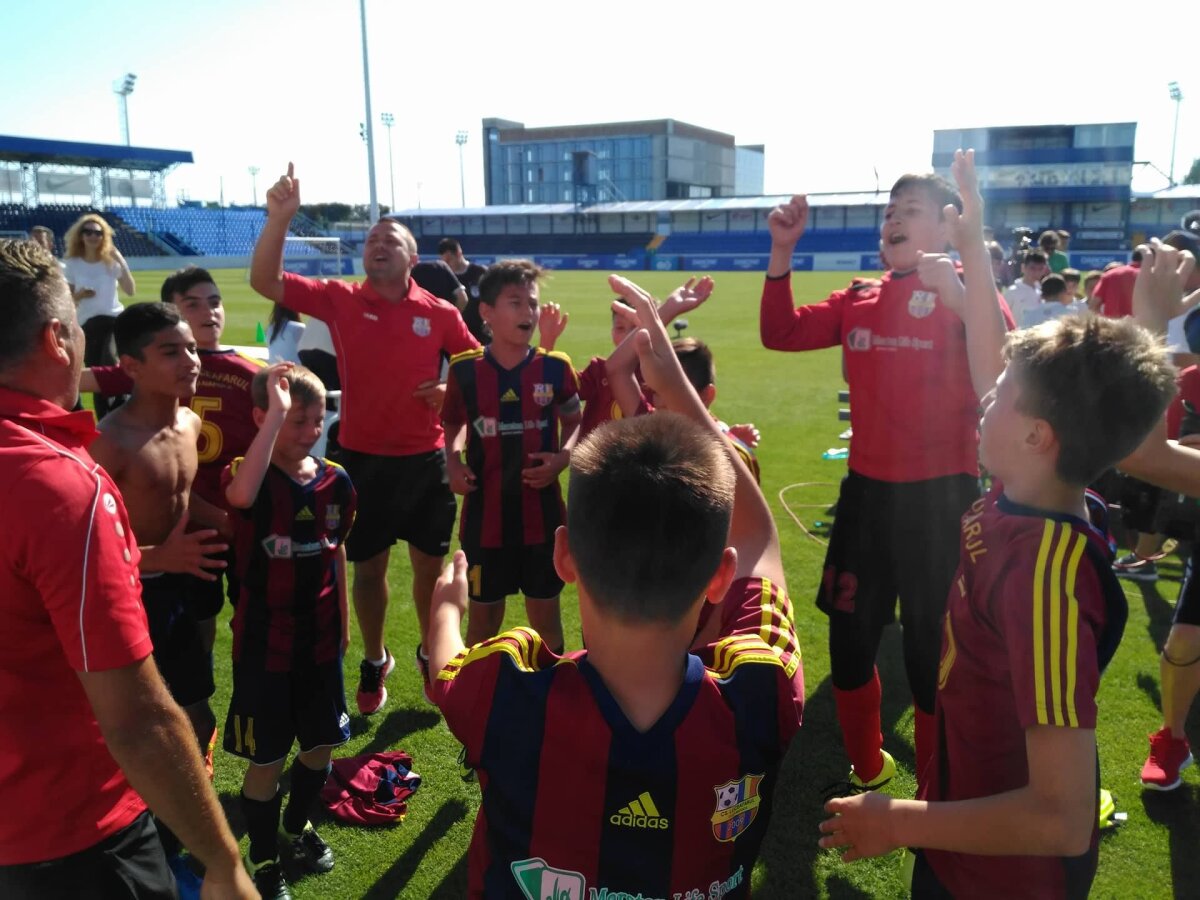 FOTO "Barça" de Cluj merge la New York » Luceafărul a câștigat Cupa Hagi-Danone și a fost premiată de fiul "Regelui"