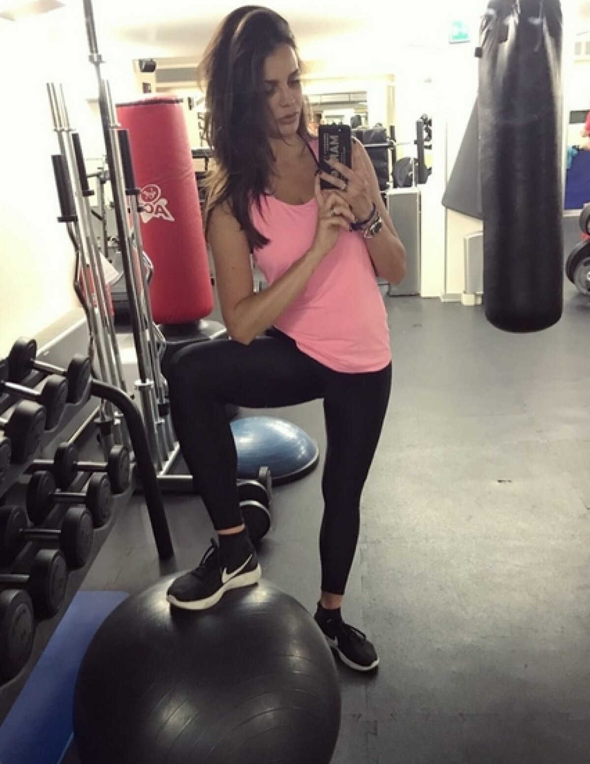 FOTO Uite ce-au ratat tifosii lui Juve! Margot a fost nevoită să își păstreze hainele pe ea :)