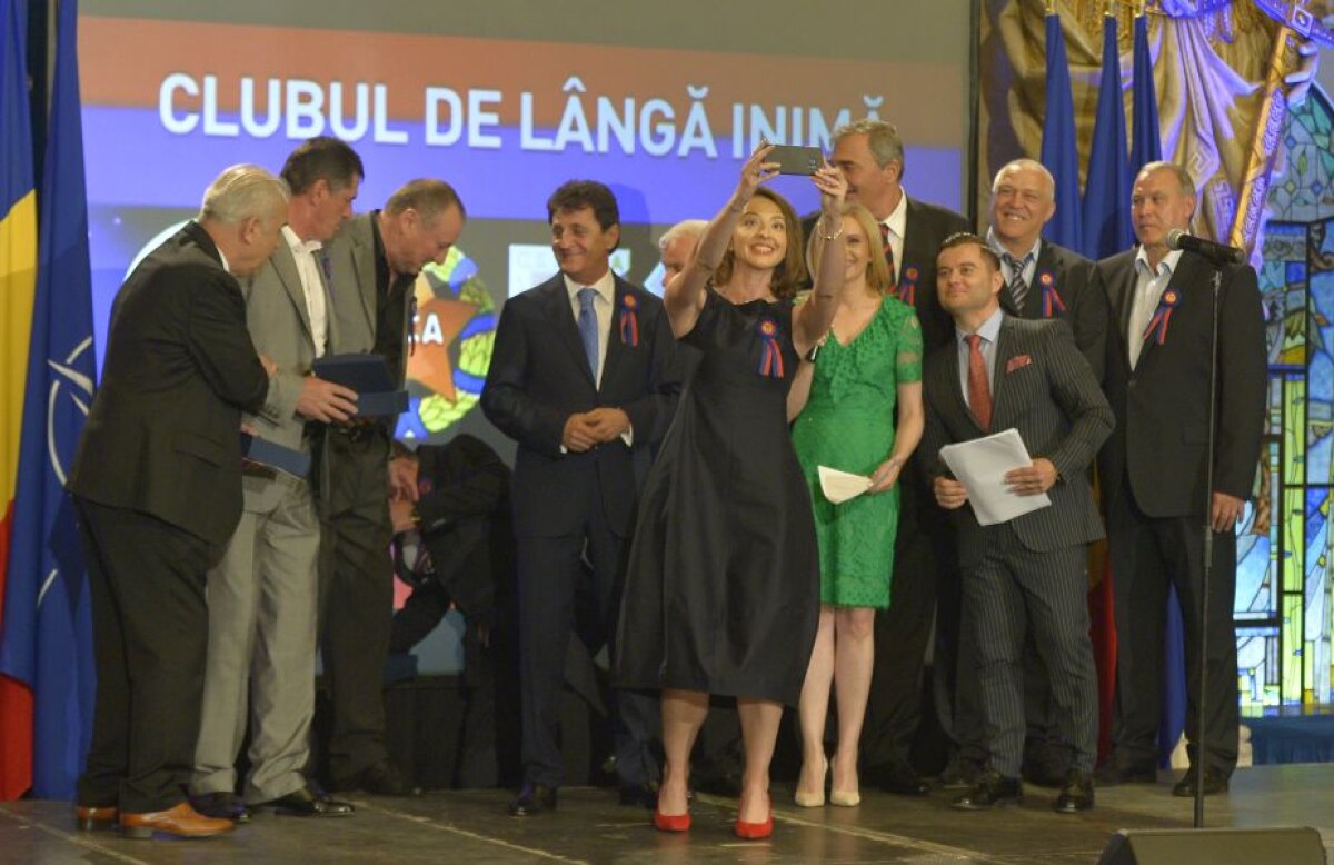 GALERIE FOTO Dinamo cu Steaua în suflet » 10 imagini de colecție de la aniversarea CSA Steaua, cu Monica Iagăr, Florin Talpan și Marius Lăcătuș în prim-plan