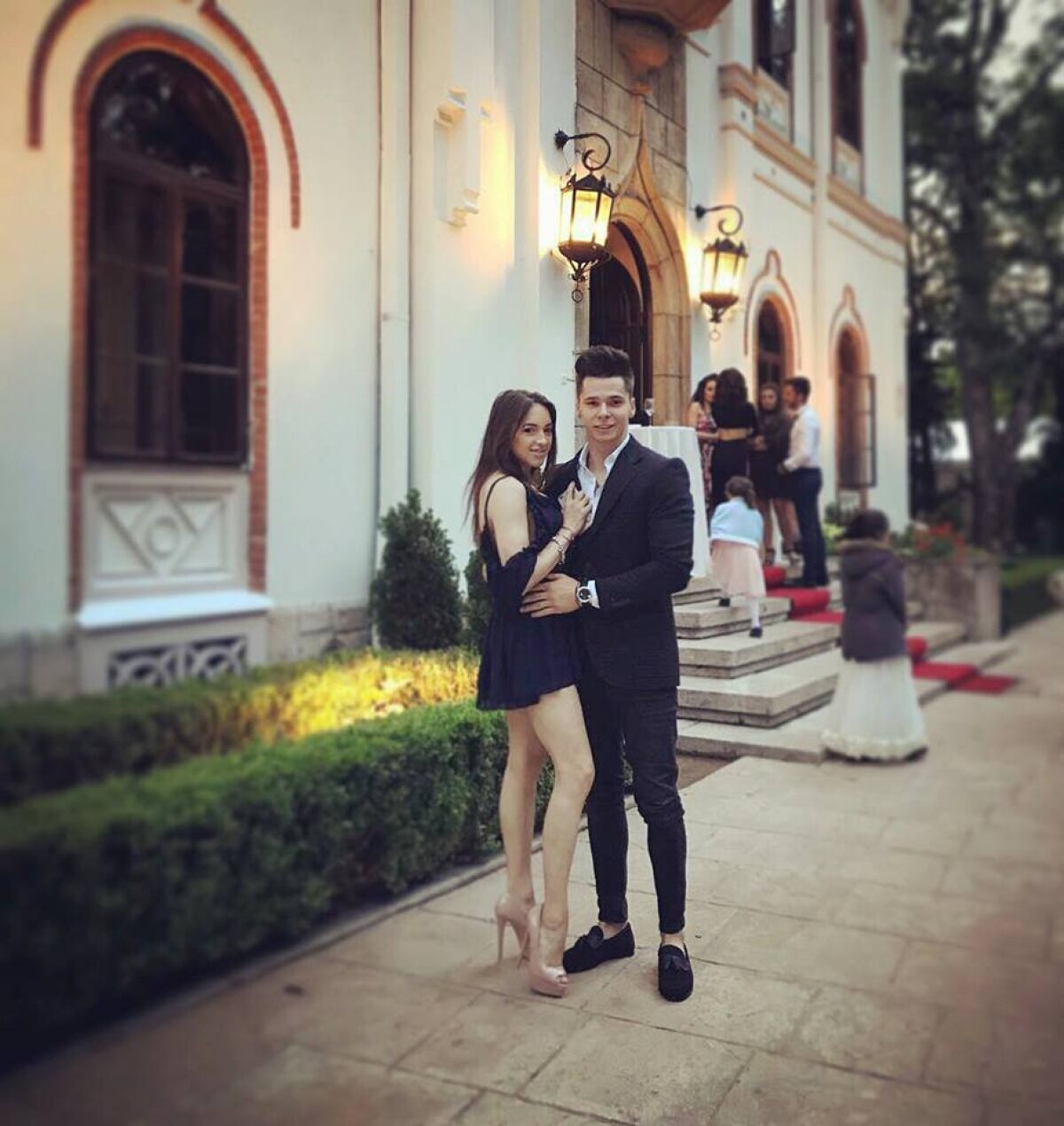 FOTO Fashion Larisa » Devine tot mai mondenă: Iordache a început să pozeze în ipostaze sexy