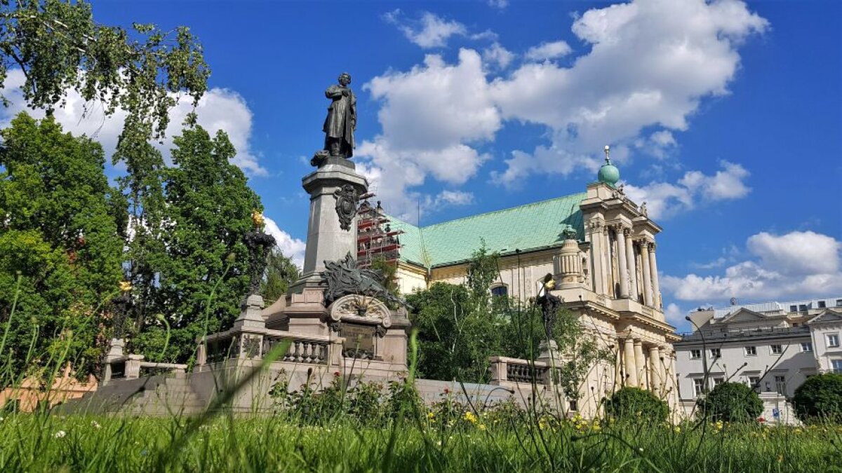 Corespondență din Varșovia » FOTO Chopin bate fotbalul! Copilul-minune al Poloniei atrage mai mulți vizitatori ca sportul rege