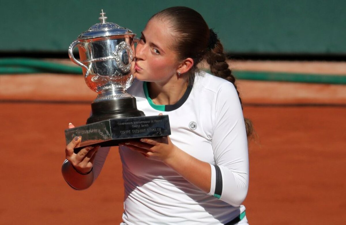VIDEO + FOTO // OstapenKO! DEZASTRU în finala de la Roland Garros » Simona a avut 3 șanse de 4-0 în setul 2, dar s-a prăbușit și a pierdut în 3 seturi! Letona se impune cu un potop de lovituri câștigătoare