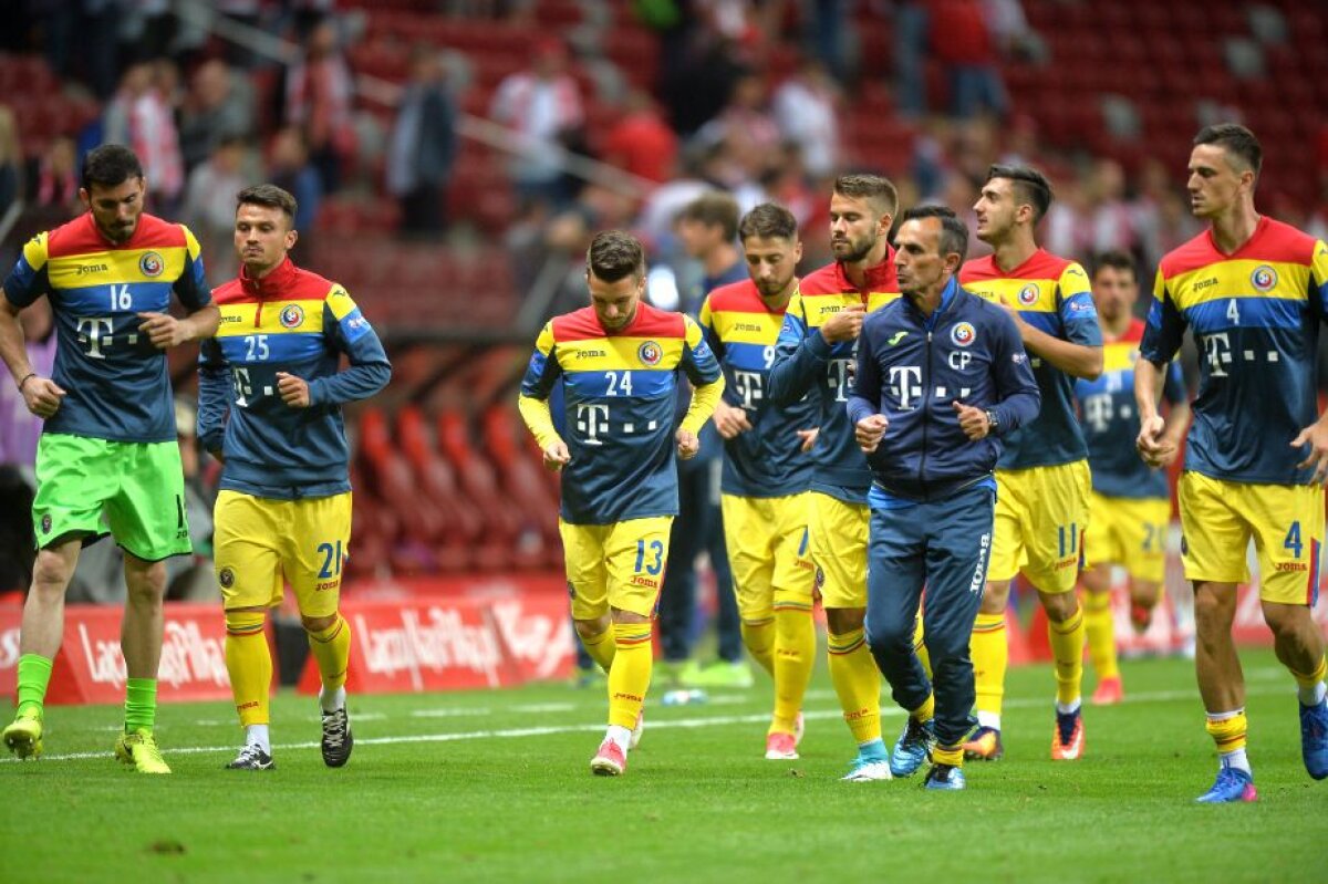 FOTO Ce nu s-a văzut la TV » "Tricolorii" au ieșit la antrenament chiar după meci, cu cine a făcut Hanca schimb de tricouri + Lewa a luat mingea acasă