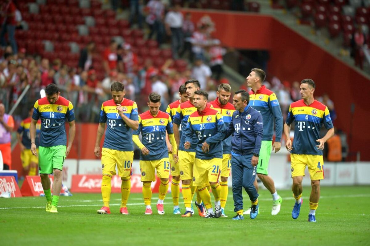 FOTO Ce nu s-a văzut la TV » "Tricolorii" au ieșit la antrenament chiar după meci, cu cine a făcut Hanca schimb de tricouri + Lewa a luat mingea acasă