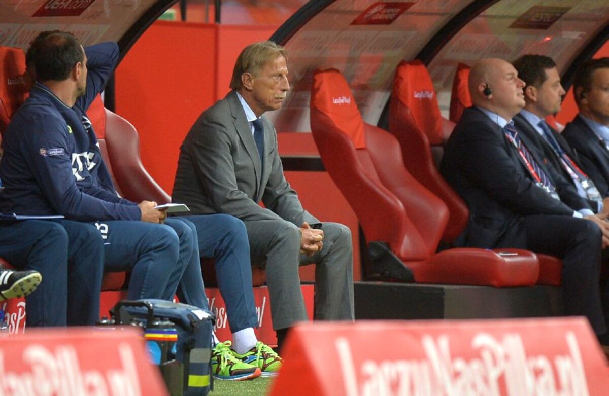 FOTO Detaliul ciudat remarcat de fotoreporterul GSP la Polonia - România » Daum nu a avut nicio reacție în timpul meciului