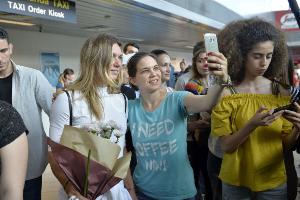 FOTO Halep a revenit în țară după finala pierdută la Roland Garros: "M-am uitat chiar de dimineață la meci. Ostapenko a jucat inconștient!" » Turneu la care e posibil să renunțe