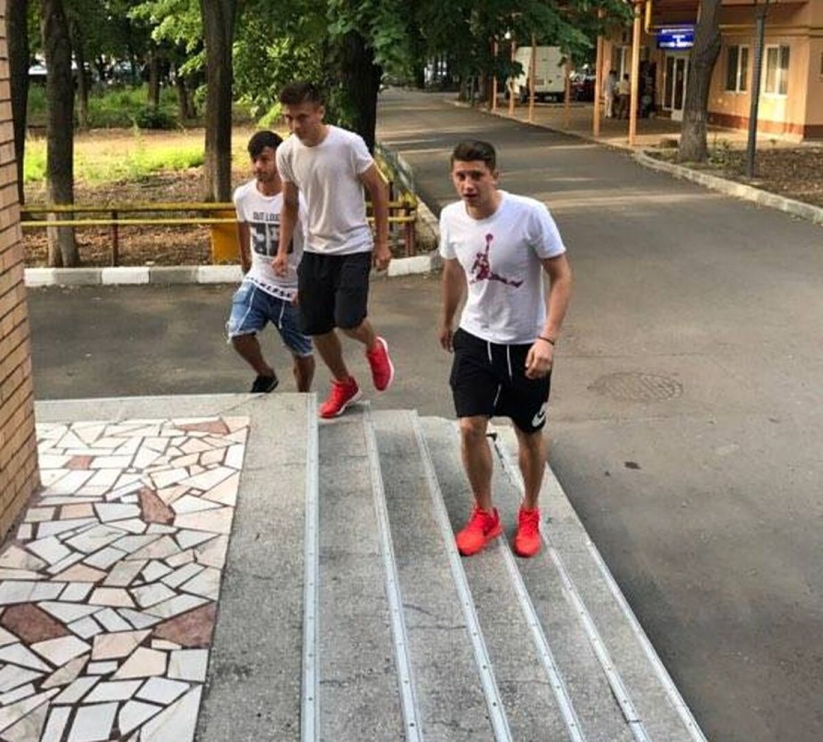 GALERIE FOTO Dinamoviştii s-au reunit în această dimineață » "Ne va fi greu, alții s-au întărit"