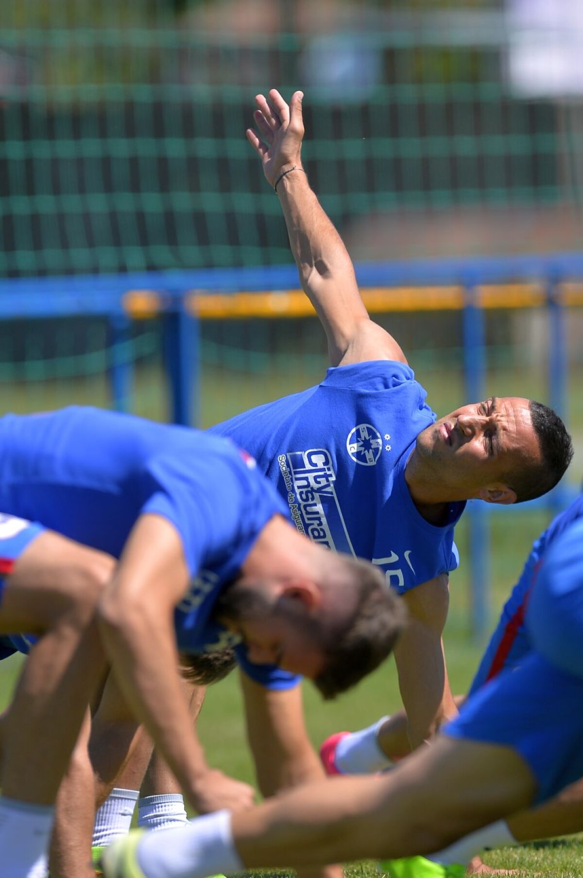 VIDEO + FOTO Budescu a ajuns în cantonament » Primele imagini cu noul jucător al FCSB la antrenament