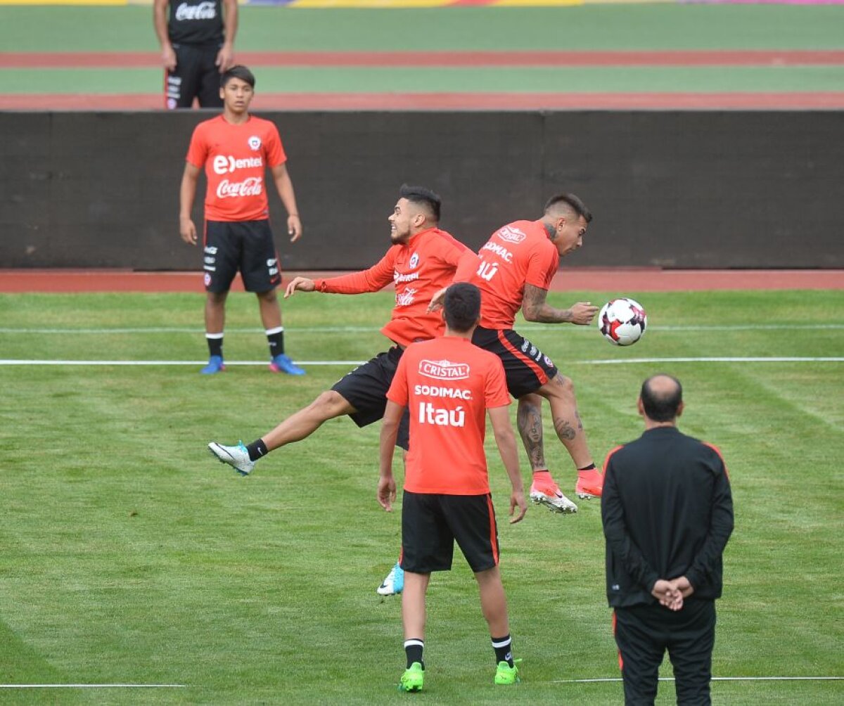 GALERIE FOTO Selecționerul Pizzi laudă naționala României: "E un adversar foarte puternic" » Imagini de la ședința de pregătire a chilienilor de azi