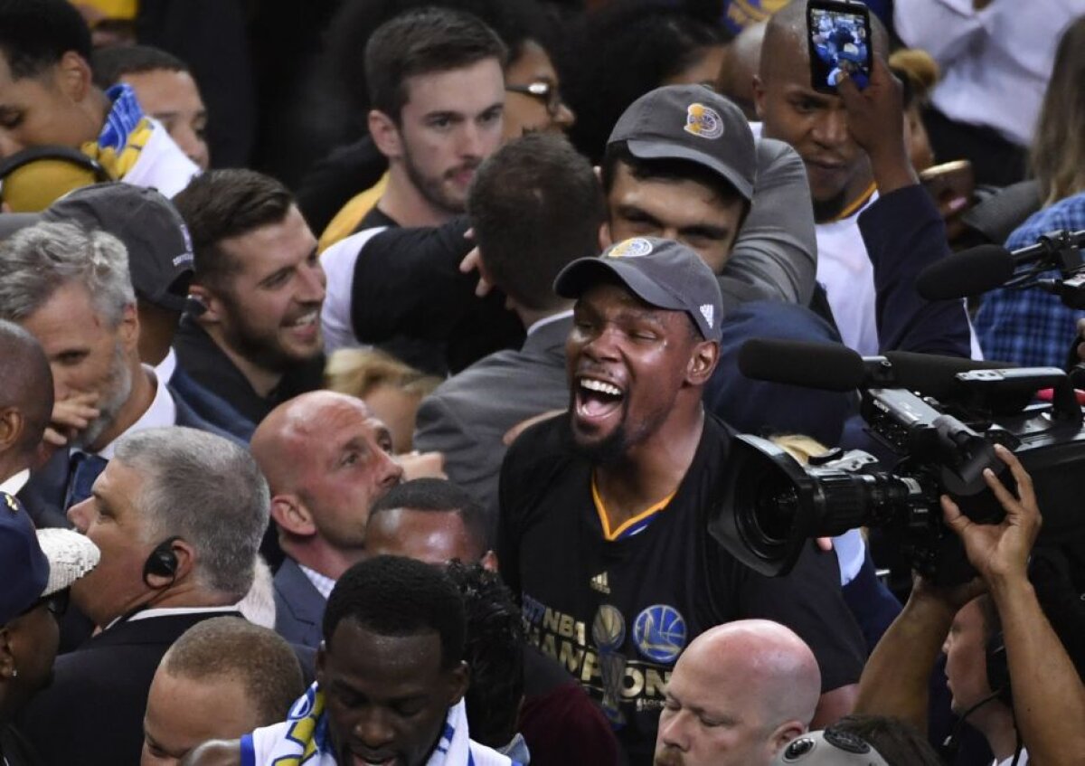 VIDEO+FOTO Supervillains campioni! Cu un Kevin Durant monstruos, Golden State Warriors îi fură pentru a doua oară în ultimii 3 ani titlul NBA lui King James