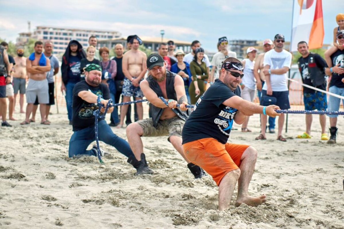 FOTO Spectacol la Malul Mării » Peste 2.000 de motociclişti au venit la cel mai mare festival motorock din România
