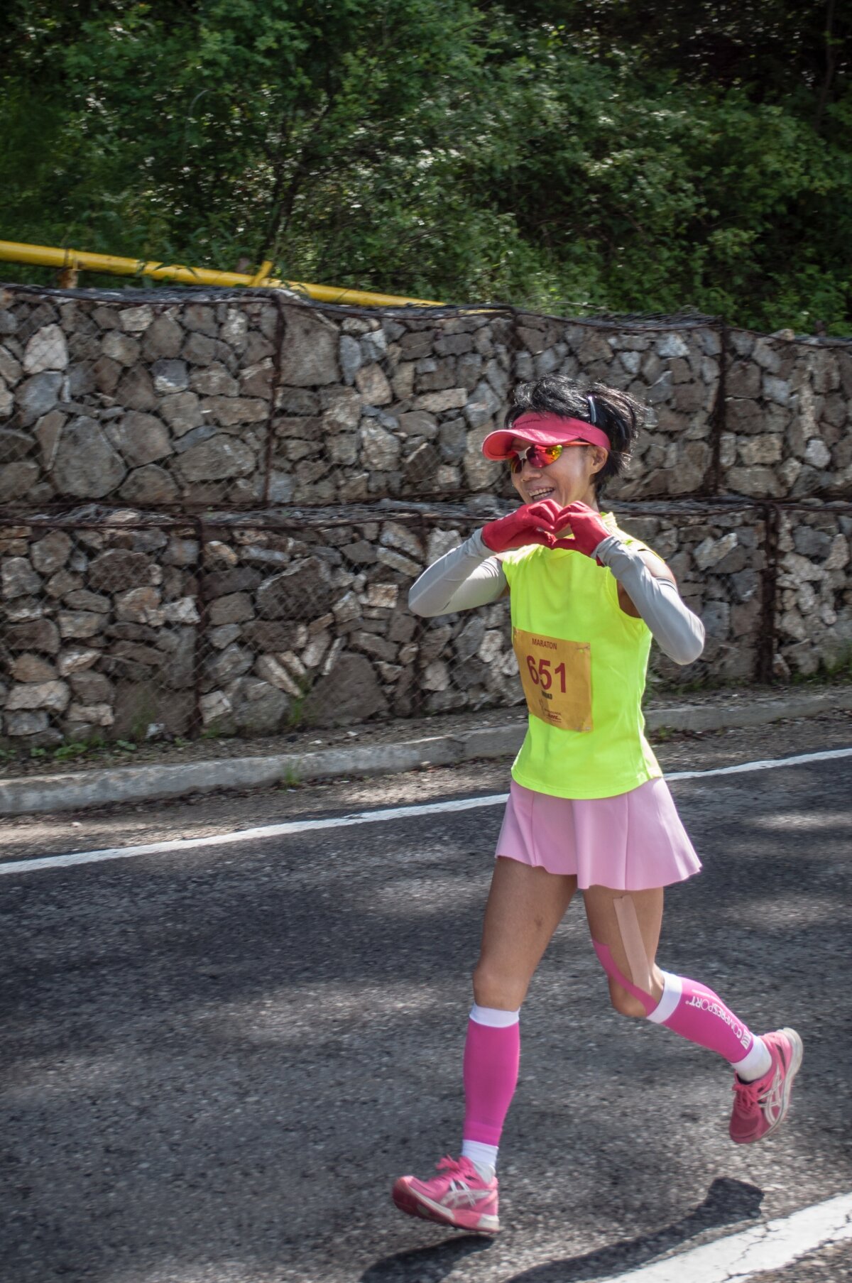 EXCLUSIV Superpoveste! O profesoară japoneză de 56 ani participă sâmbătă la Ștafeta Carpaților. Are 170 maratoane la activ și aleargă des traseul București - Sofia!