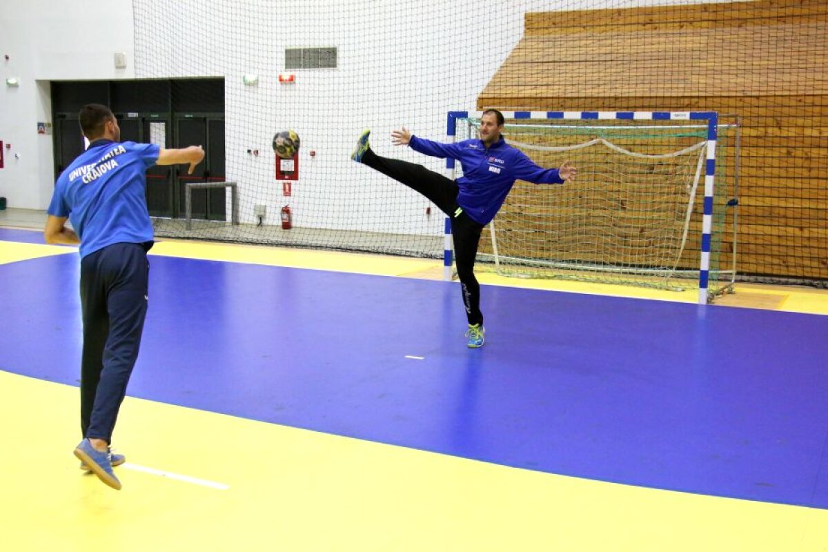 FOTO Inițiativă inedită a FRH înainte de meciul decisiv pentru calificare al naționalei » Portarul României vs goalkeeper-ul lui CS U