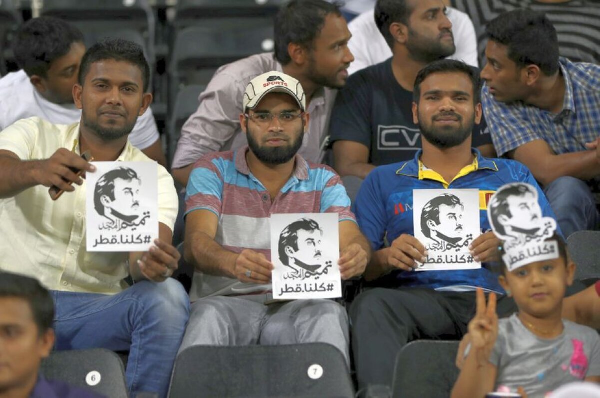 Qatarul riscă sancțiuni: jucătorii naționalei l-au susținut pe un emir acuzat că sponsorizează Statul Islamic!