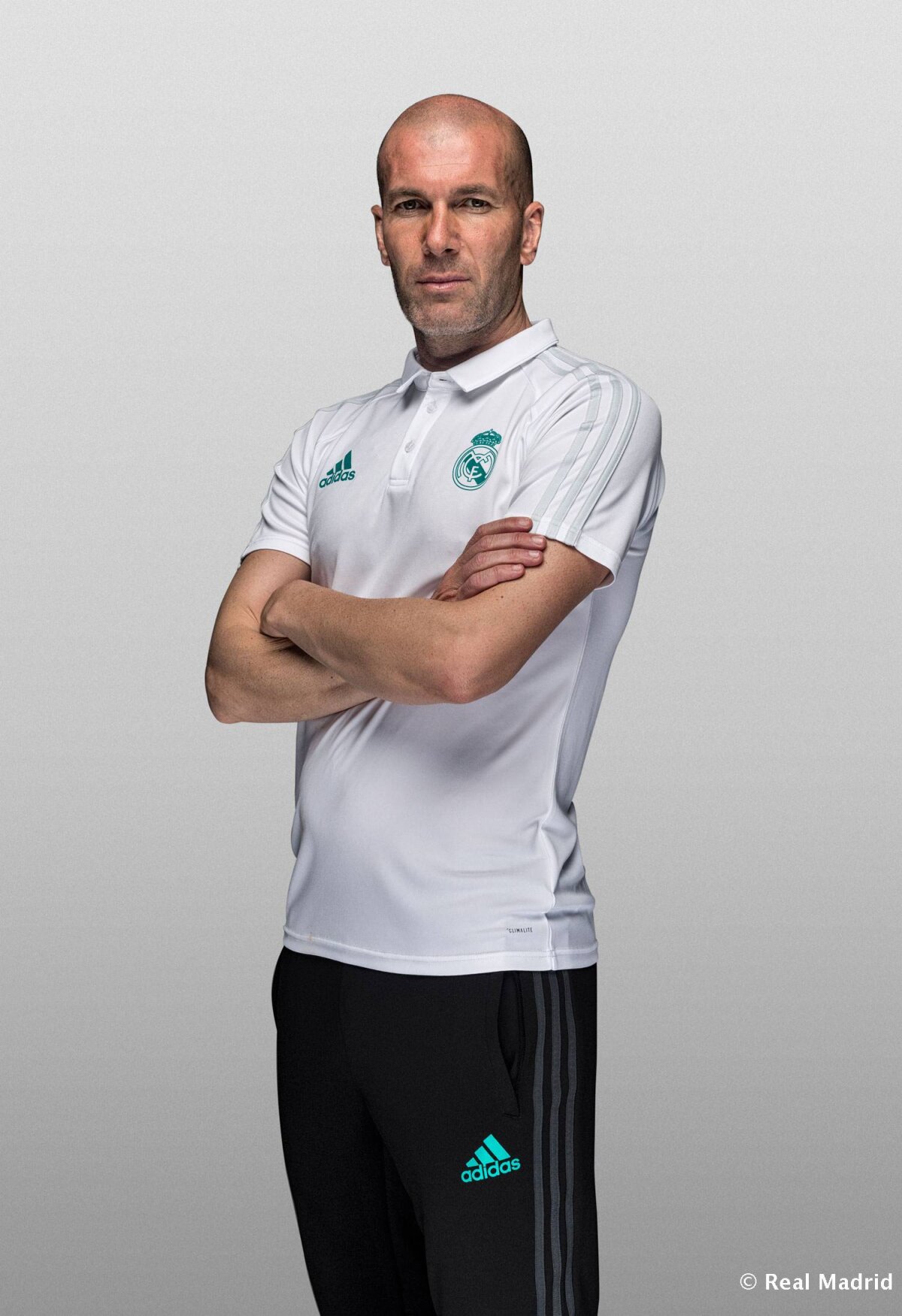 FOTO Real turcoaz » Campioana Europei și-a prezentat noul set de echipament