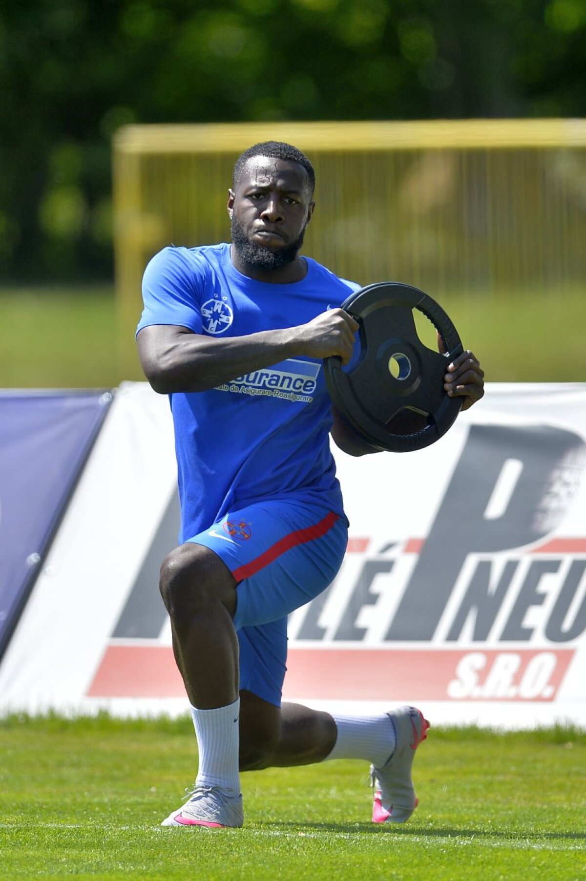 CORESPONDENȚĂ GSP DIN SLOVACIA // VIDEO + FOTO Antrenament extenuant comandat de Dică » Doi fotbaliști luați în vizor de antrenor pentru că nu efectuau corect exercițiile