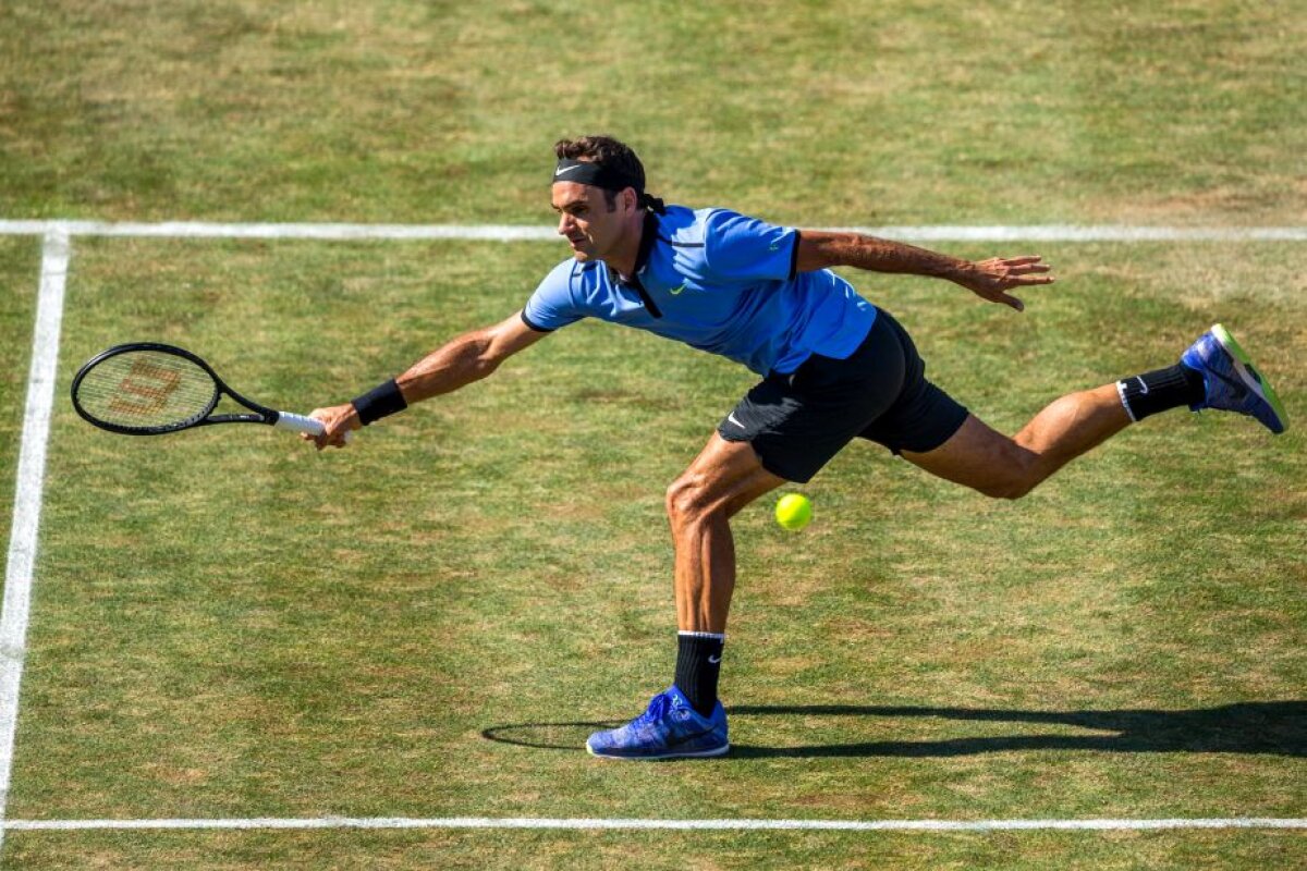 FOTO+VIDEO Federer, învins la revenirea în circuit de locul 302 ATP » Adversarul a salvat o minge de meci!