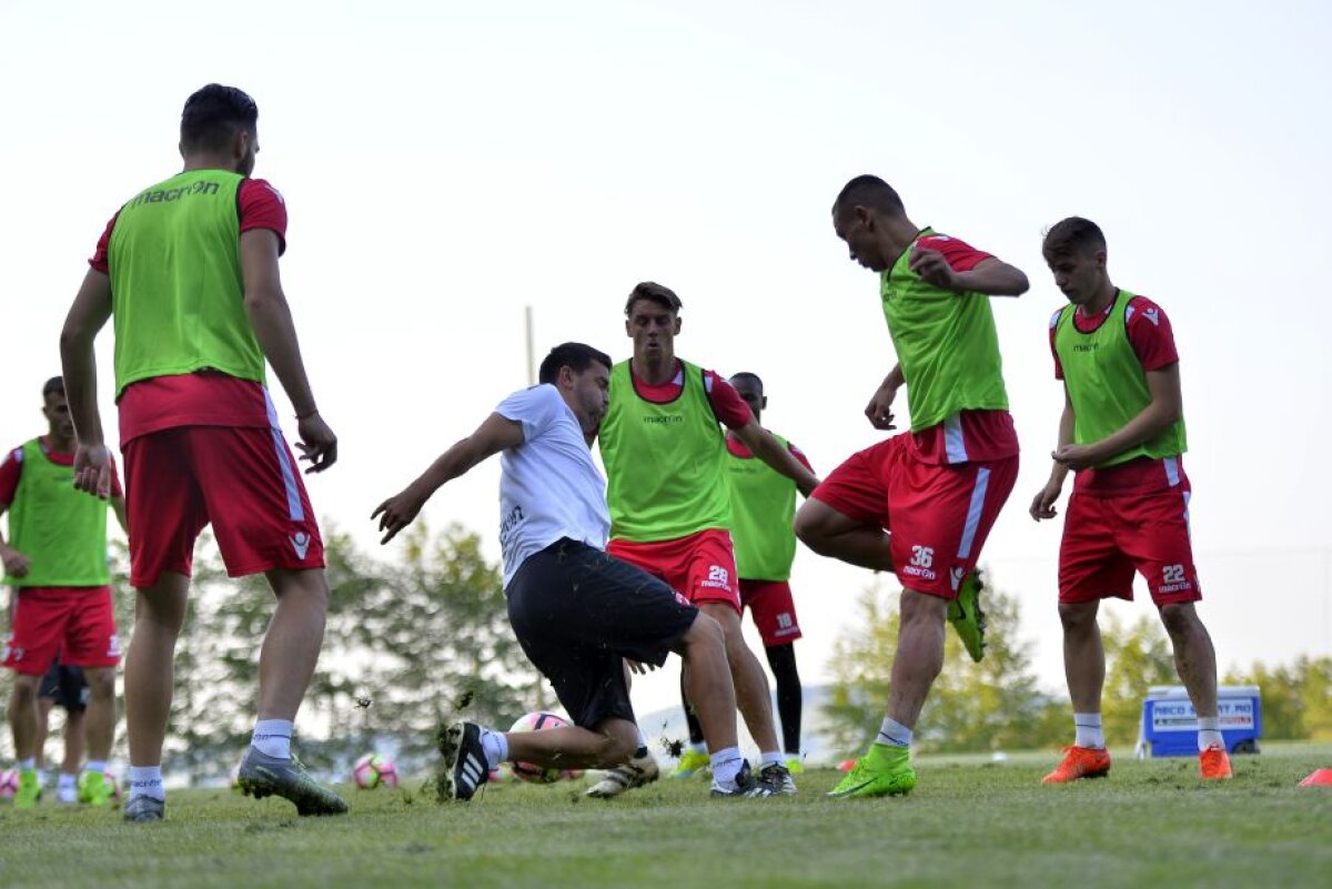 FOTO+VIDEO Dinamoviştii, primul antrenament în Slovenia » Contra nu şi-a menajat jucătorii: "Como me gusta la ghiduşita" :)