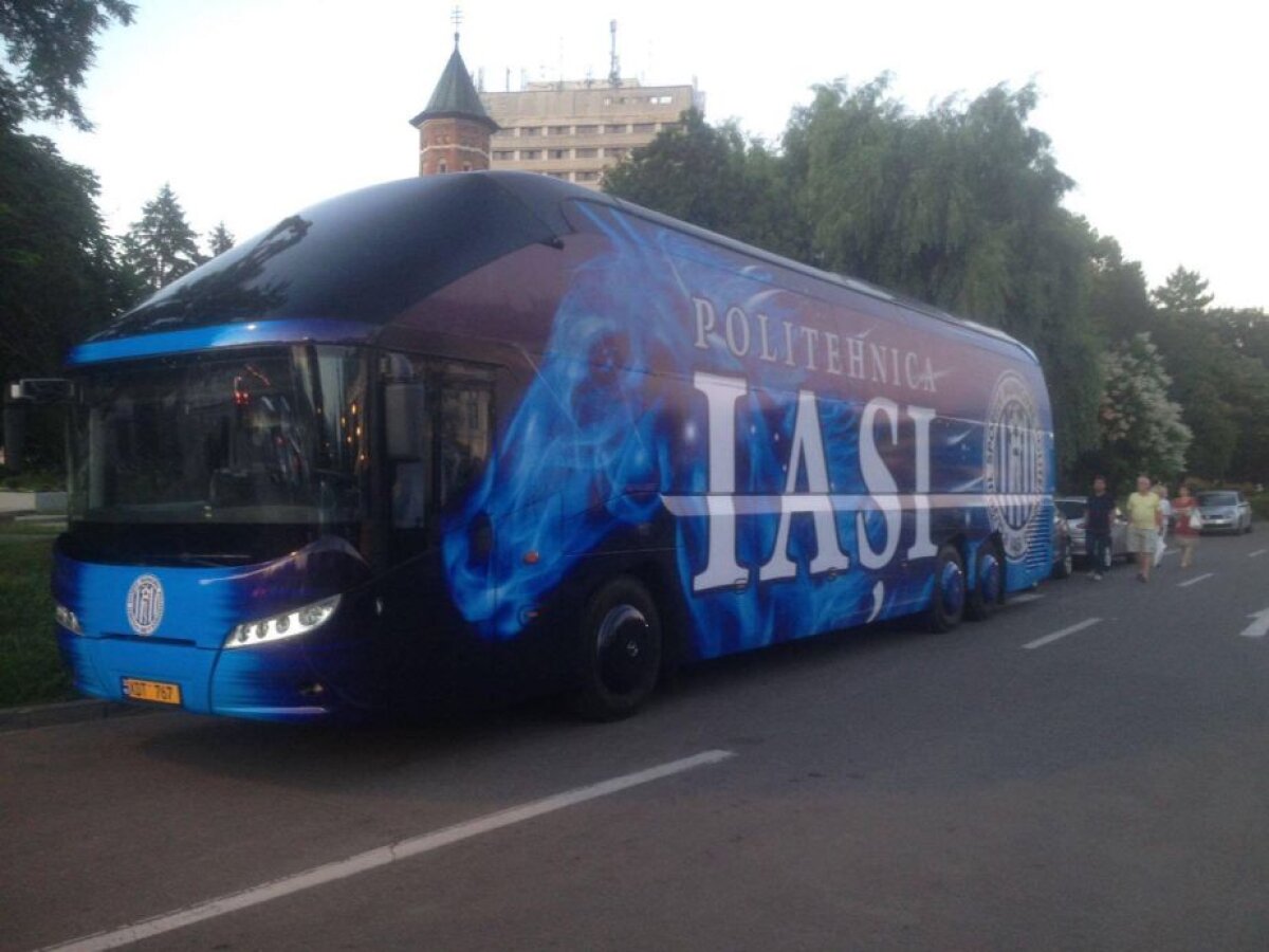 GALERIE FOTO Jucătorii au plecat neplătiți în vacanță, dar noua conducere umblă la imagine! Autocar de 5 stele pentru CSM Poli Iași 