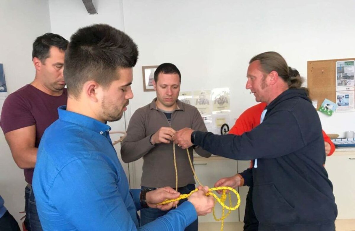 FOTO Aventura vieții pe apă » Cinci români sunt gata să traverseze Marea Neagră vâslind peste 1.000 de kilometri! 