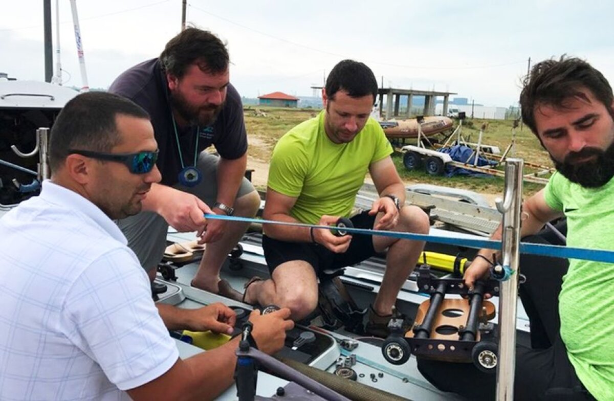 FOTO Aventura vieții pe apă » Cinci români sunt gata să traverseze Marea Neagră vâslind peste 1.000 de kilometri! 