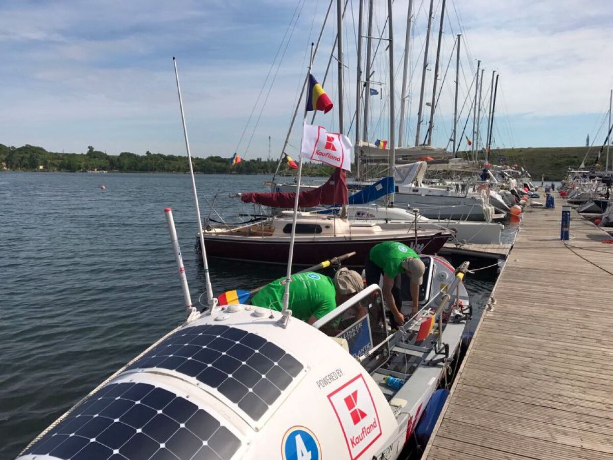 FOTO Aventura vieții pe apă » Cinci români sunt gata să traverseze Marea Neagră vâslind peste 1.000 de kilometri! 