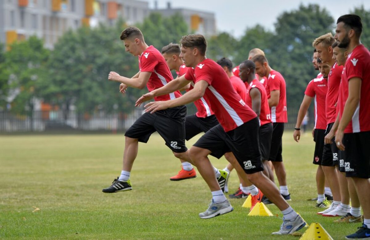 FOTO + VIDEO Corespondență din Slovenia » Imagini exclusive din cantonamentul "câinilor"! Exerciții de echilibru în tabăra lui Dinamo 