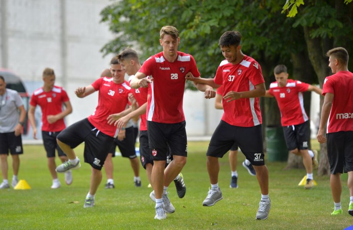 FOTO + VIDEO Corespondență din Slovenia » Imagini exclusive din cantonamentul "câinilor"! Exerciții de echilibru în tabăra lui Dinamo 