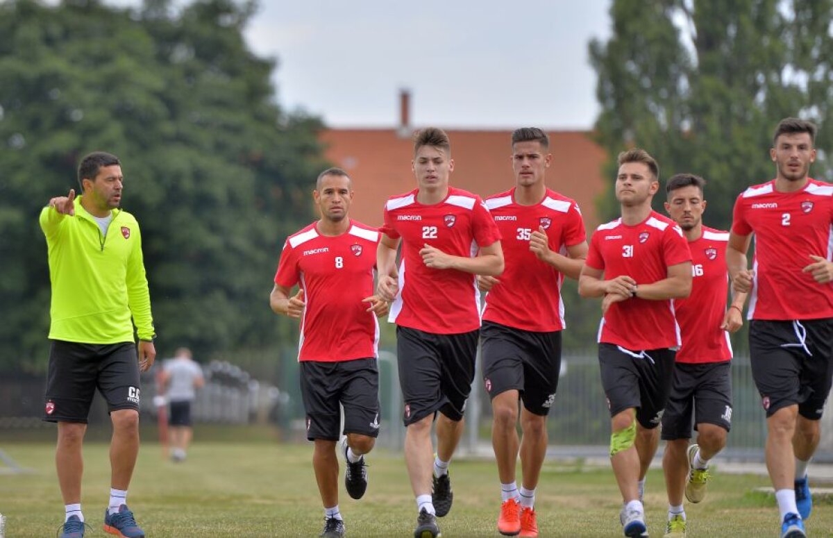 FOTO + VIDEO Corespondență din Slovenia » Imagini exclusive din cantonamentul "câinilor"! Exerciții de echilibru în tabăra lui Dinamo 