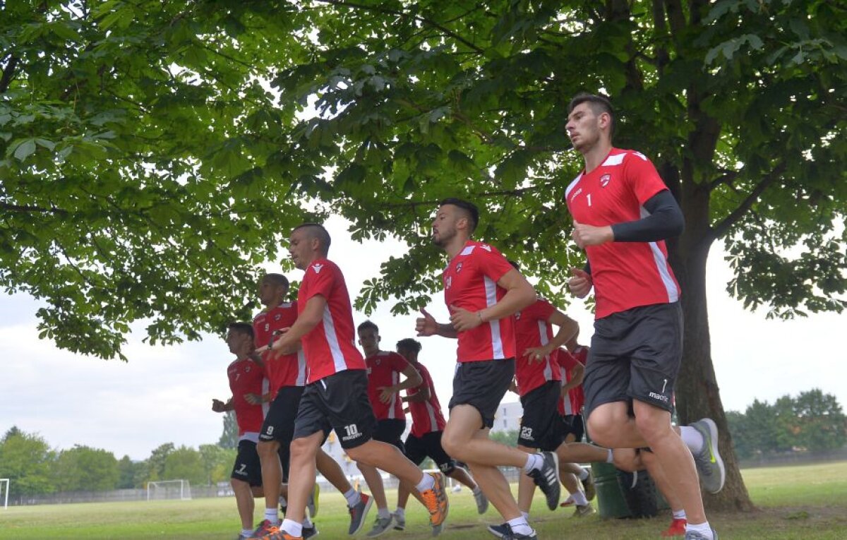 FOTO + VIDEO Corespondență din Slovenia » Imagini exclusive din cantonamentul "câinilor"! Exerciții de echilibru în tabăra lui Dinamo 