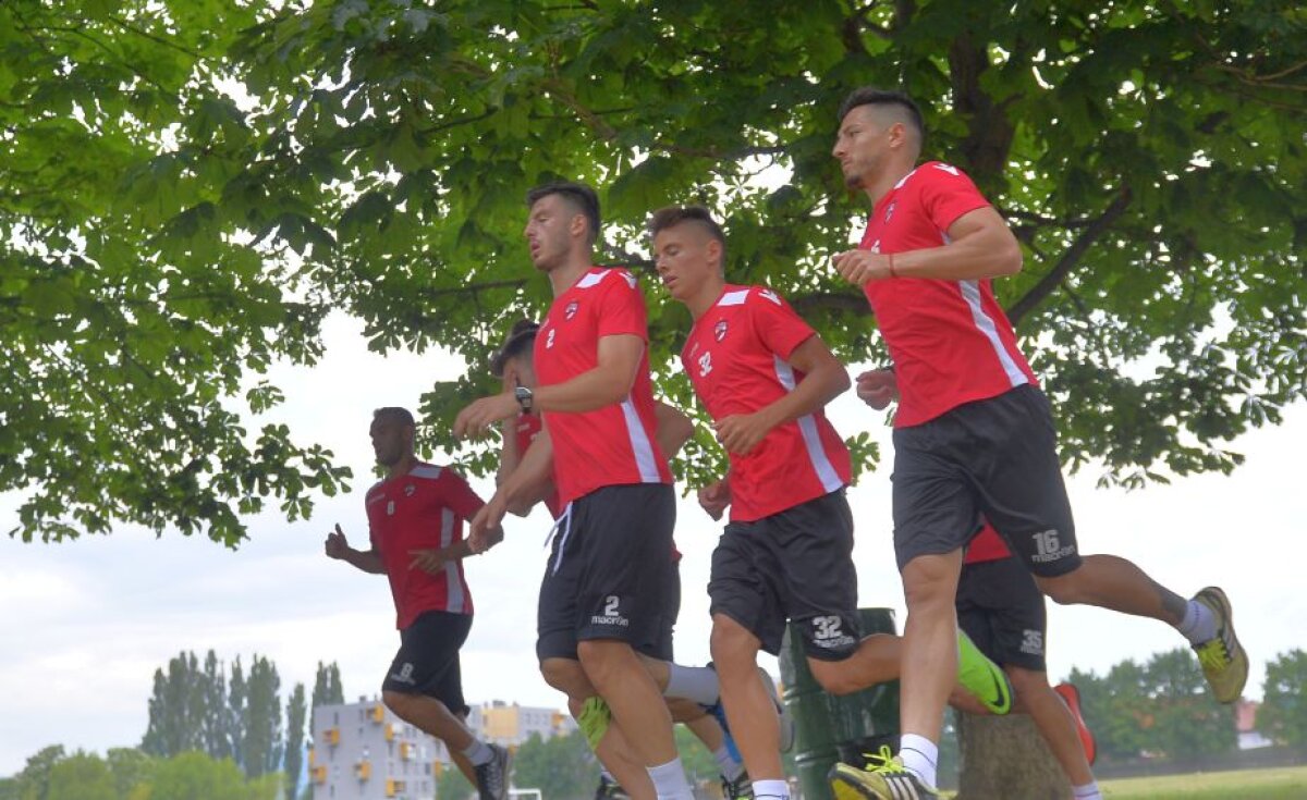 FOTO + VIDEO Corespondență din Slovenia » Imagini exclusive din cantonamentul "câinilor"! Exerciții de echilibru în tabăra lui Dinamo 