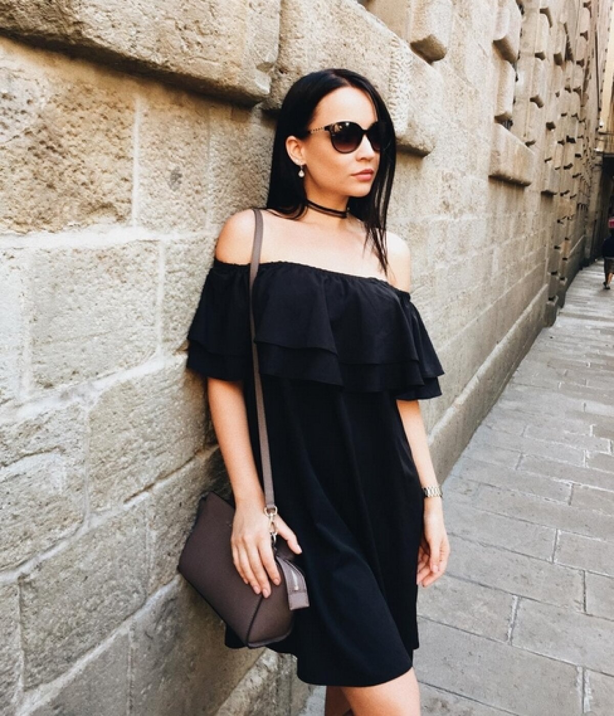 FOTO Ajutor de la o microbistă hot » A pozat în Playboy ca să își salveze echipa preferată