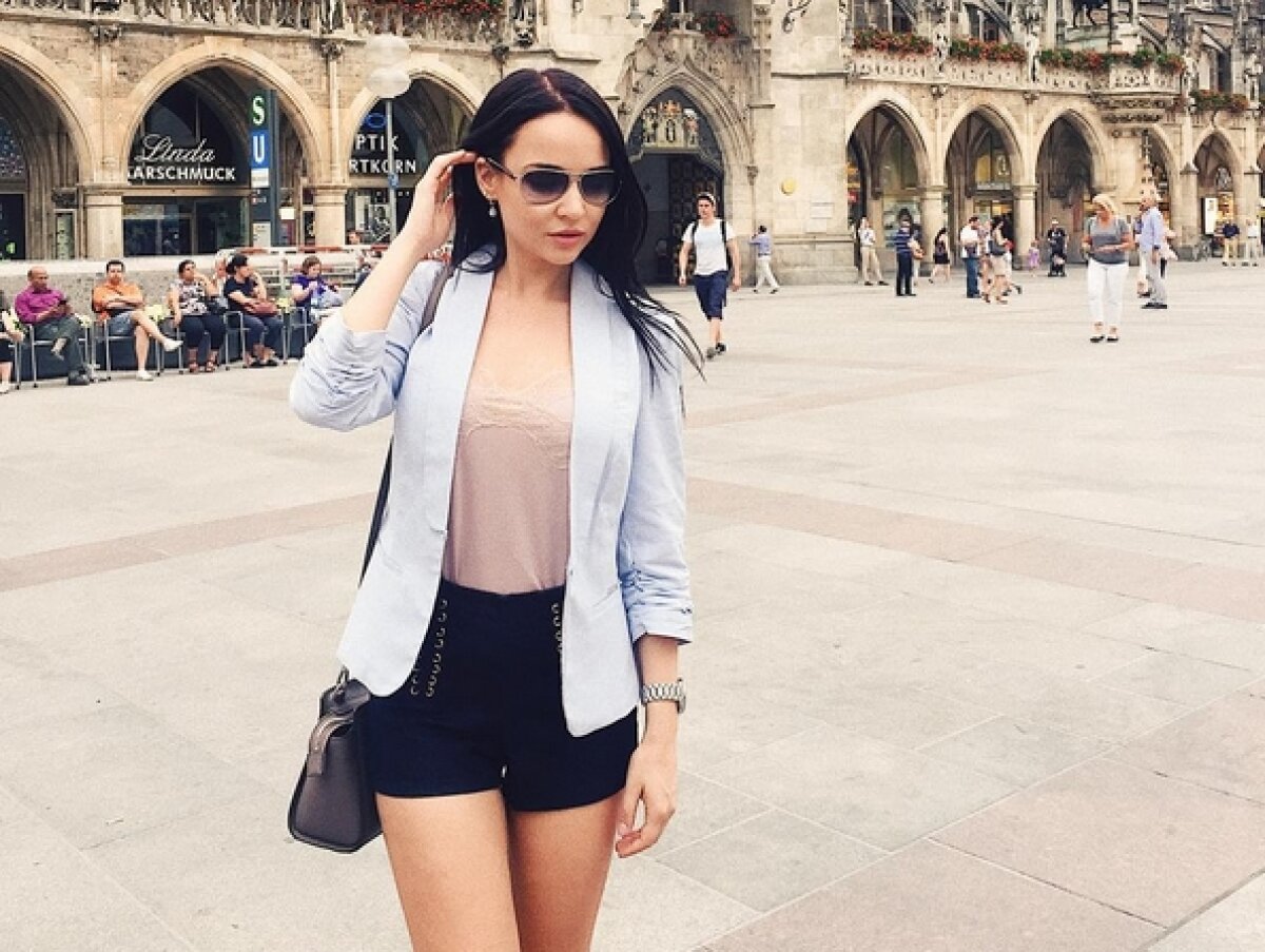 FOTO Ajutor de la o microbistă hot » A pozat în Playboy ca să își salveze echipa preferată