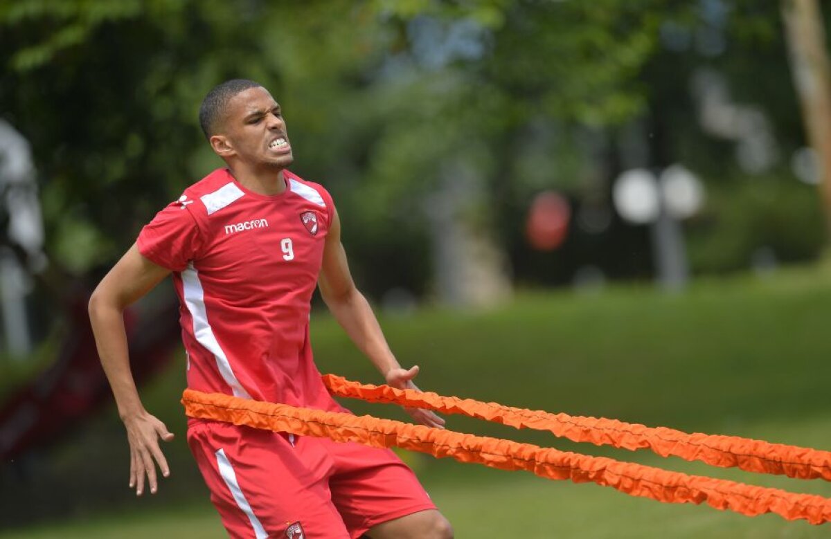 VIDEO+FOTO EXCLUSIV Corespondență din Slovenia » Imagini de la antrenamentul de azi al "câinilor" » Cum s-au pregătit jucătorii lui Contra