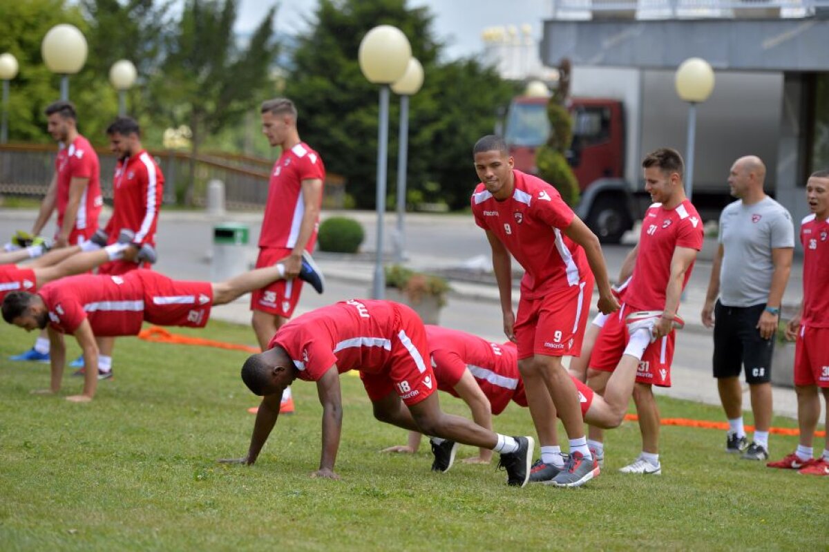 VIDEO+FOTO Corespondență din Slovenia » Primele probleme cu aparatura de ultimă generație a dinamoviștilor! + Cum s-a prezentat Contra la antrenament