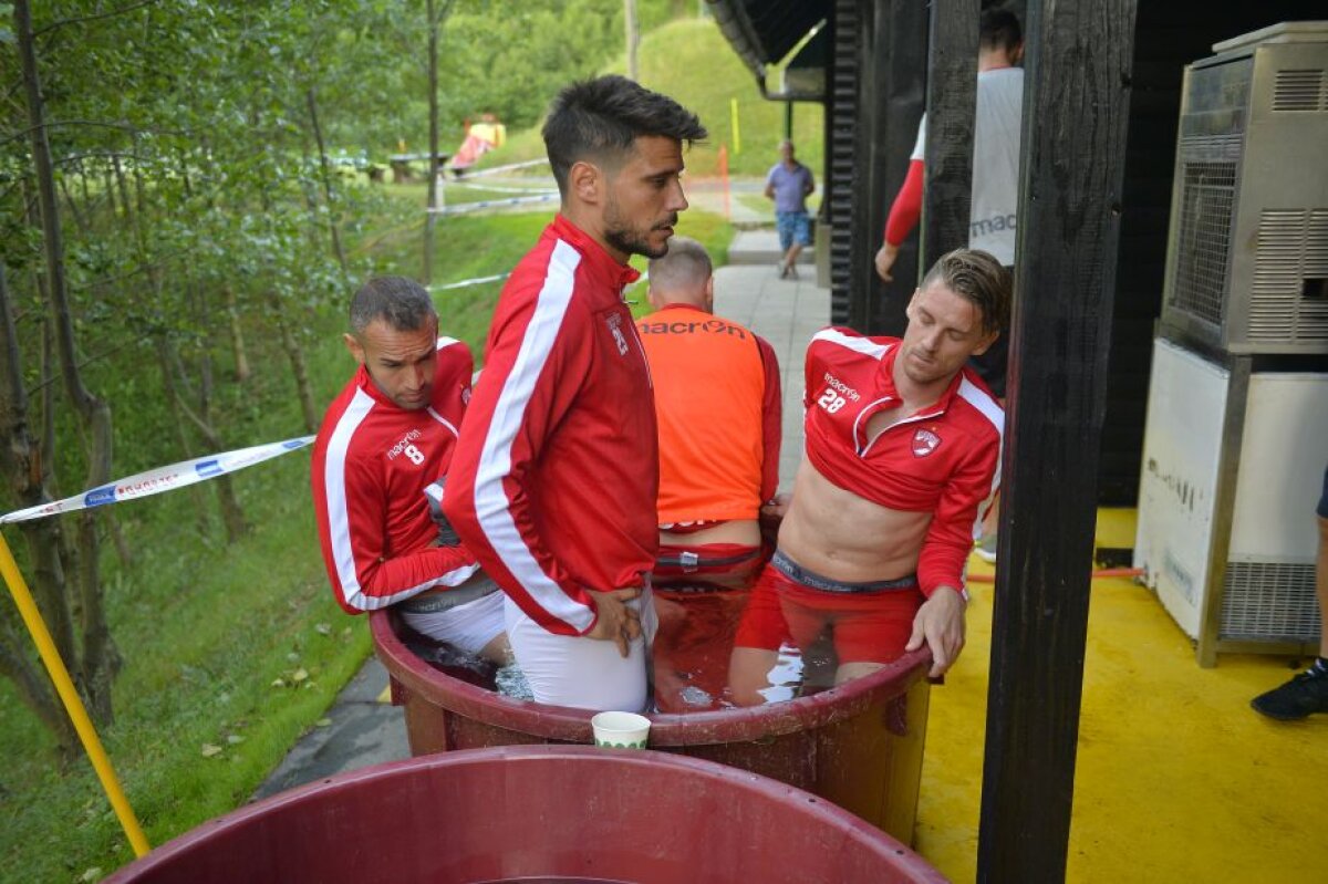 GALERIE FOTO Dinamoviștii, din nou inventivi! Cum se refăceau în urmă cu 3 ani și cum o fac acum 