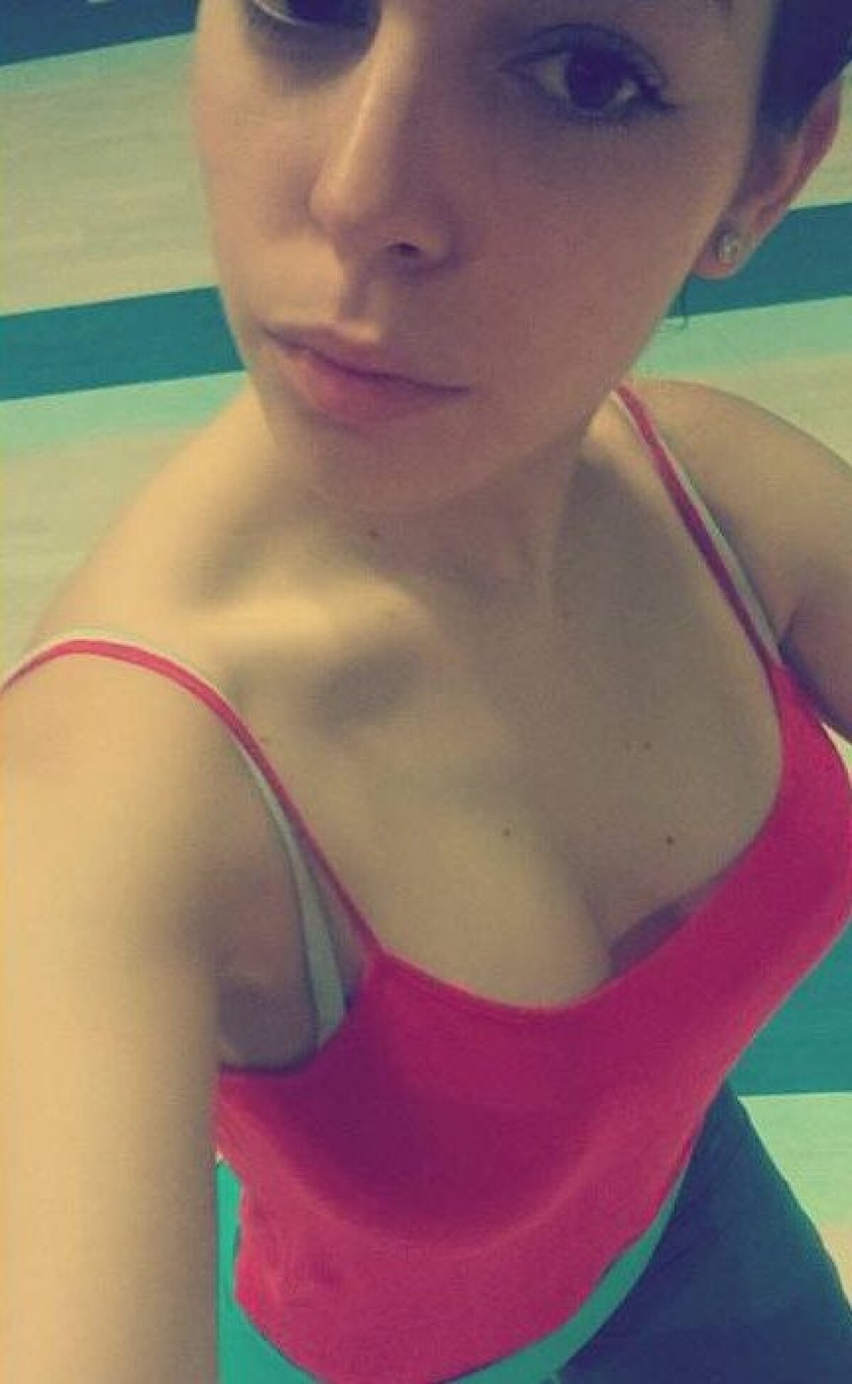 FOTO Ce duel! :) Irina Shayk a postat o imagine supersexy din piscină, iar actuala iubită a lui Ronaldo i-a dat replică