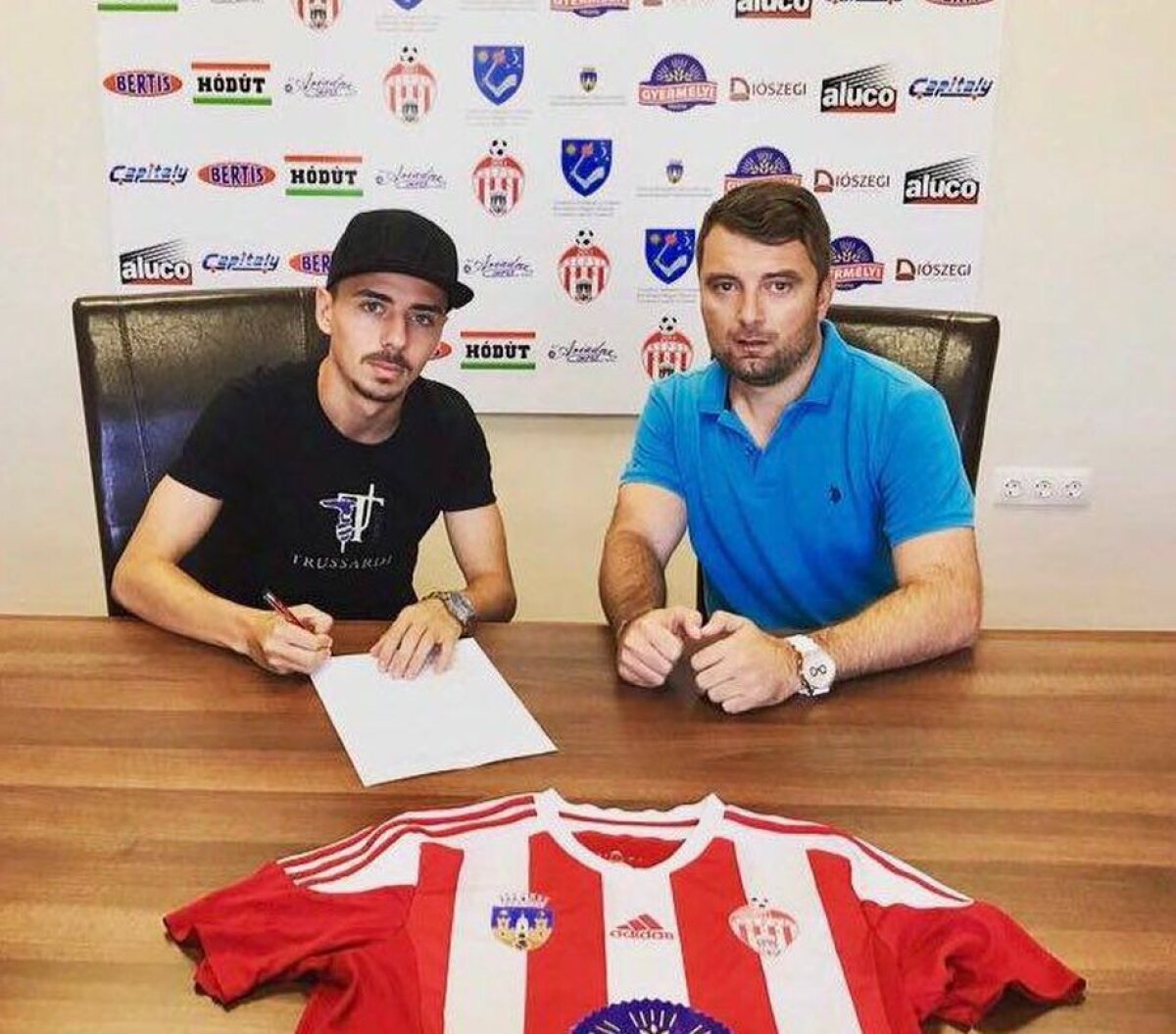 GALERIE FOTO Întăriri pentru noul sezon! Patrick Petre, deturnat din drumul spre CSM Poli Iași » Un fost "astral" a semnat și el 