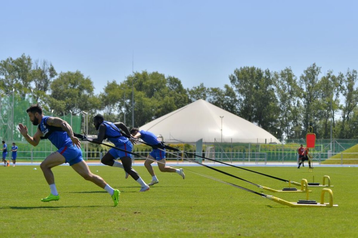 CORESPONDENŢĂ DIN SLOVACIA » "Bizonul" pus să tragă la sanie » Antrenamente dure pentru stelişti