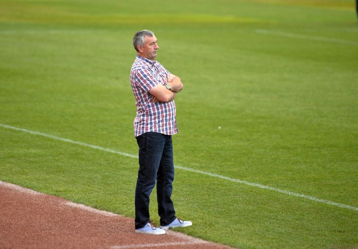 FOTO Naționala feminină de fotbal a jucat un meci cu selecționata Ministerului Afacerilor Externe